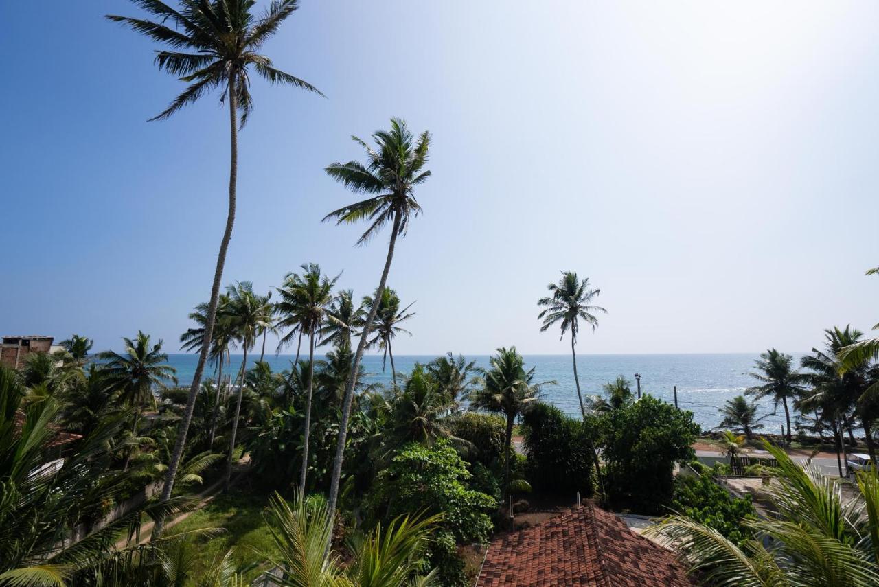 Plantation Surf Inn & Restaurant - Midigama East Dış mekan fotoğraf