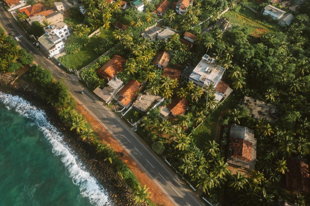 Plantation Surf Inn & Restaurant - Midigama East Dış mekan fotoğraf