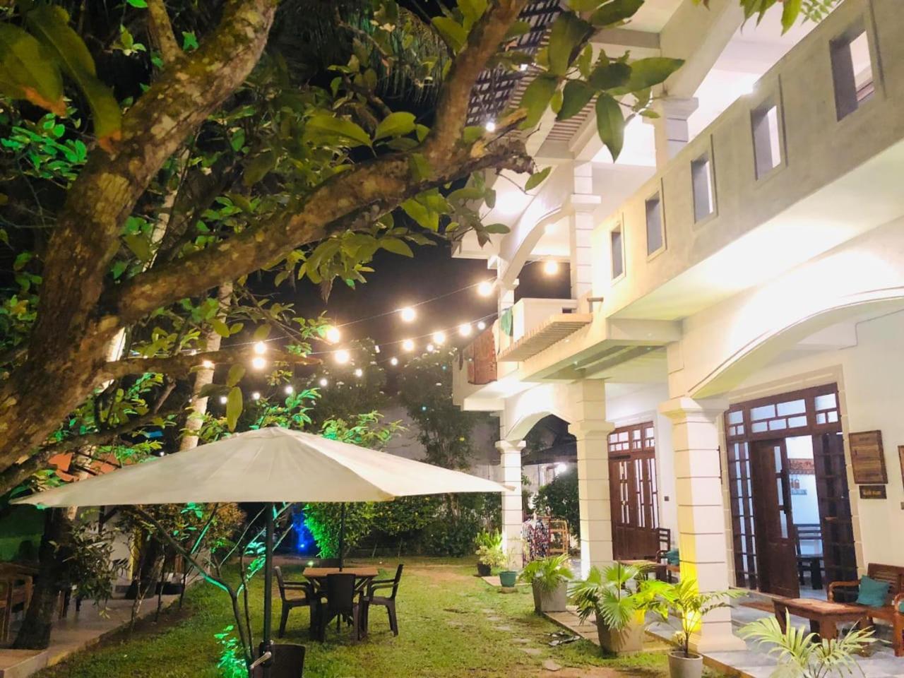Plantation Surf Inn & Restaurant - Midigama East Dış mekan fotoğraf