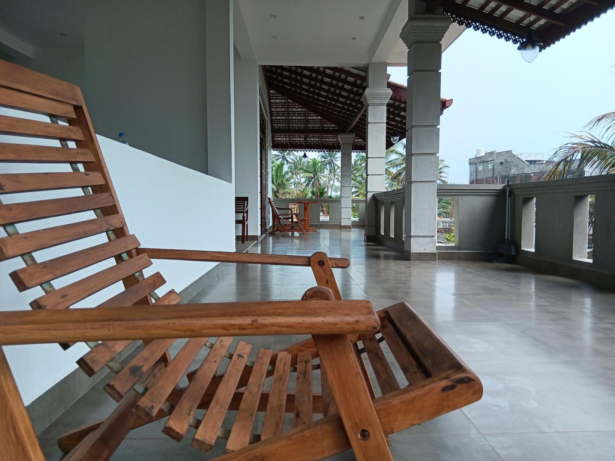 Plantation Surf Inn & Restaurant - Midigama East Oda fotoğraf