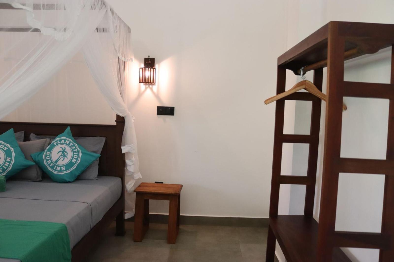 Plantation Surf Inn & Restaurant - Midigama East Oda fotoğraf