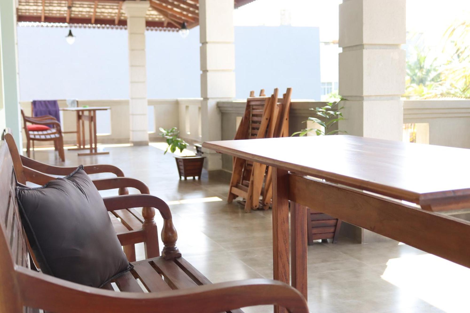 Plantation Surf Inn & Restaurant - Midigama East Dış mekan fotoğraf