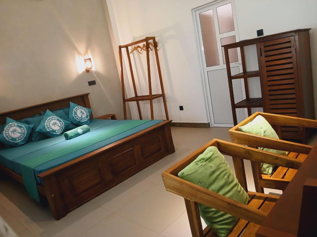 Plantation Surf Inn & Restaurant - Midigama East Dış mekan fotoğraf