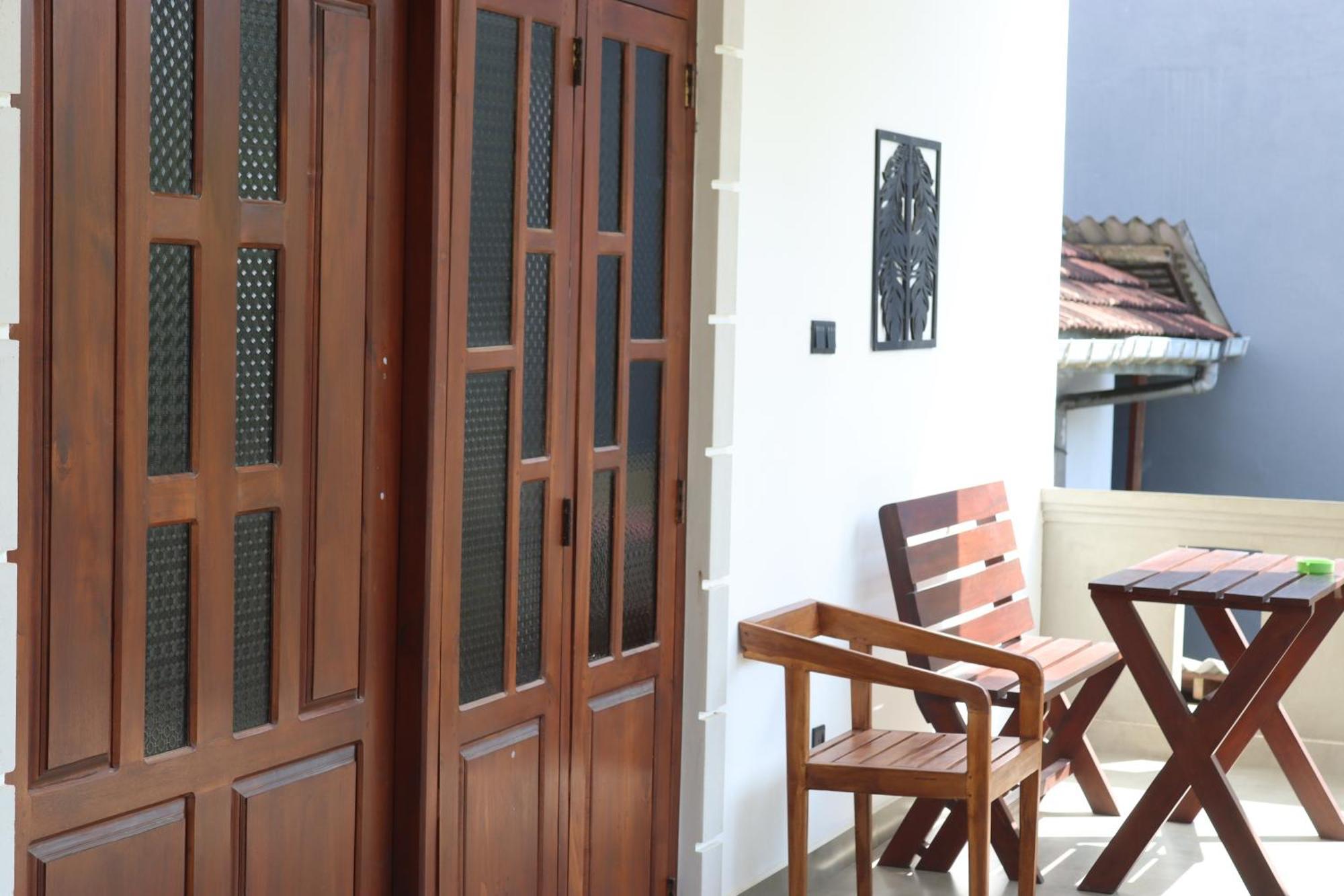 Plantation Surf Inn & Restaurant - Midigama East Dış mekan fotoğraf