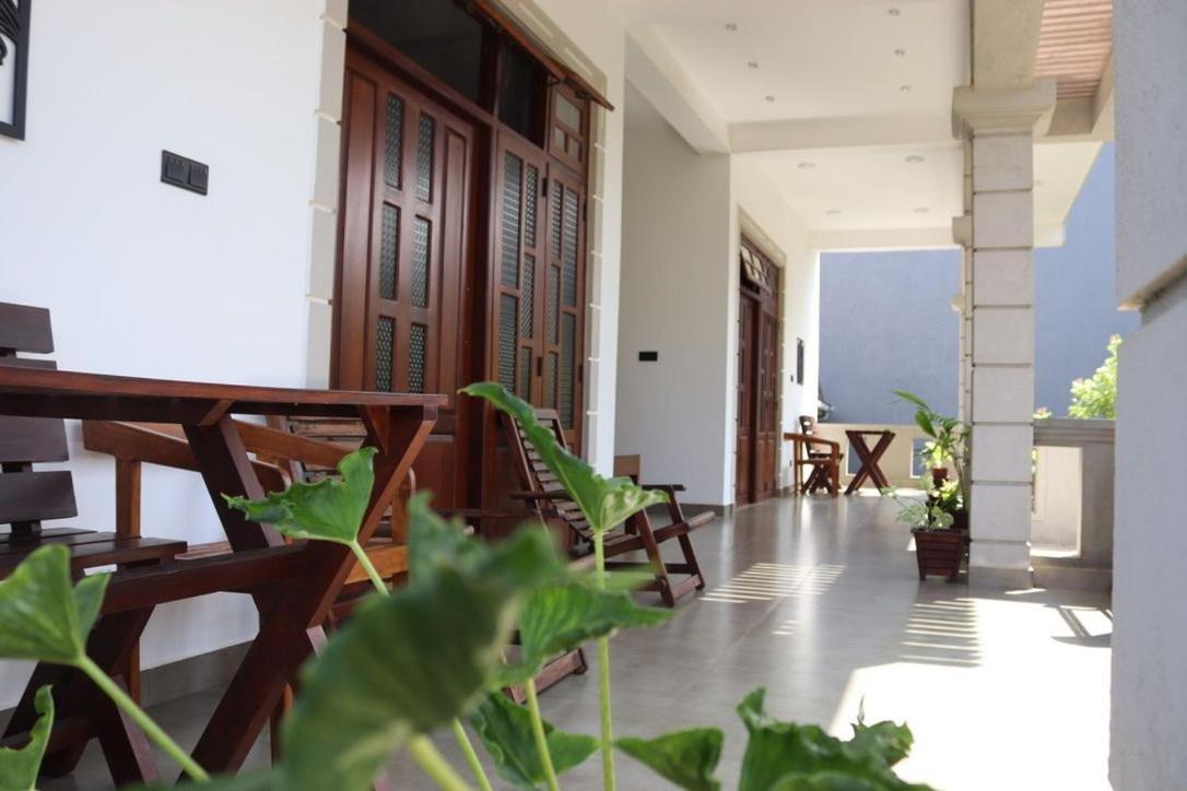 Plantation Surf Inn & Restaurant - Midigama East Dış mekan fotoğraf