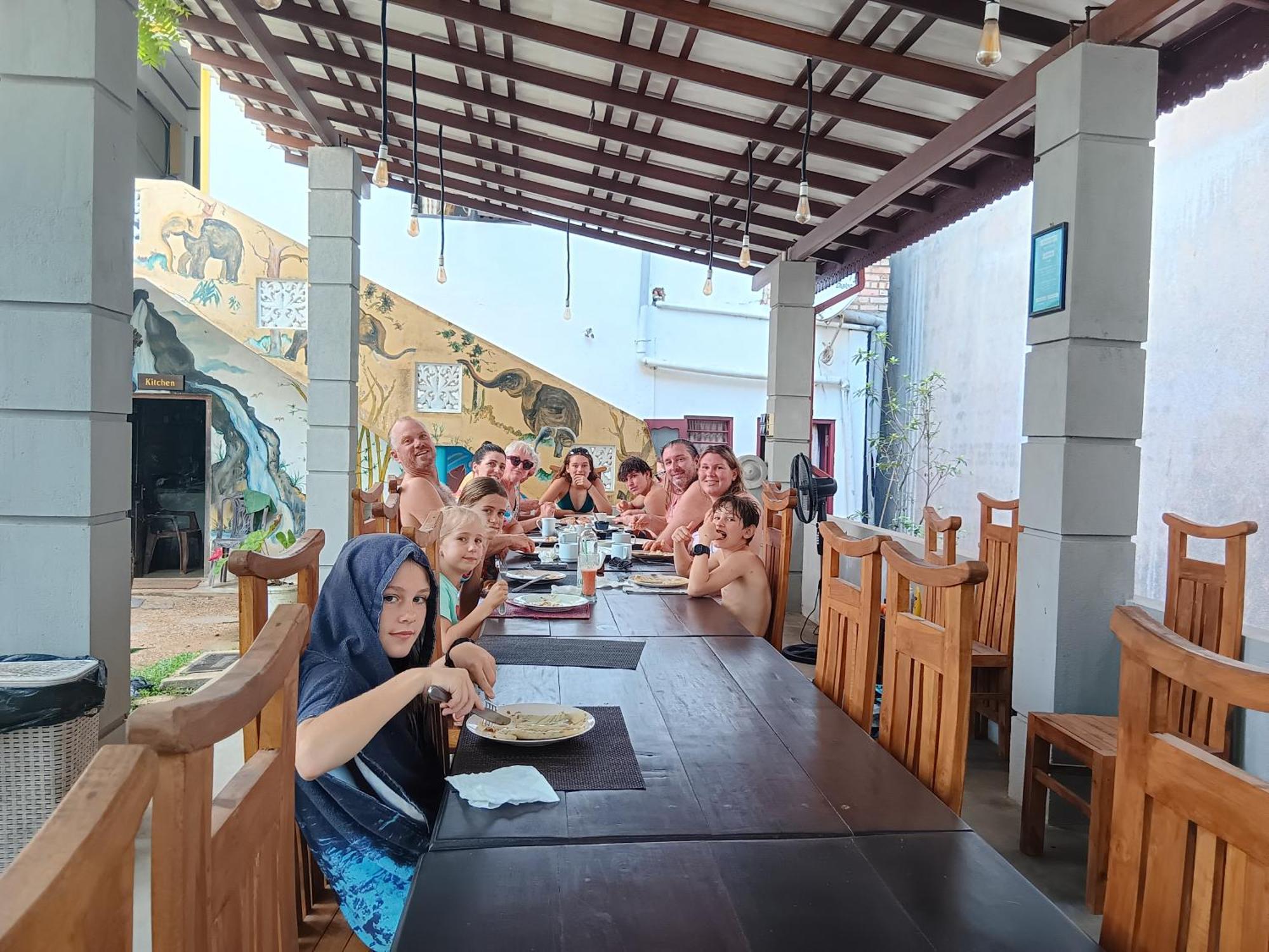 Plantation Surf Inn & Restaurant - Midigama East Dış mekan fotoğraf